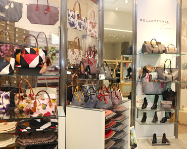 COCOSA内PELLETTERIA HITMAN＆CO.